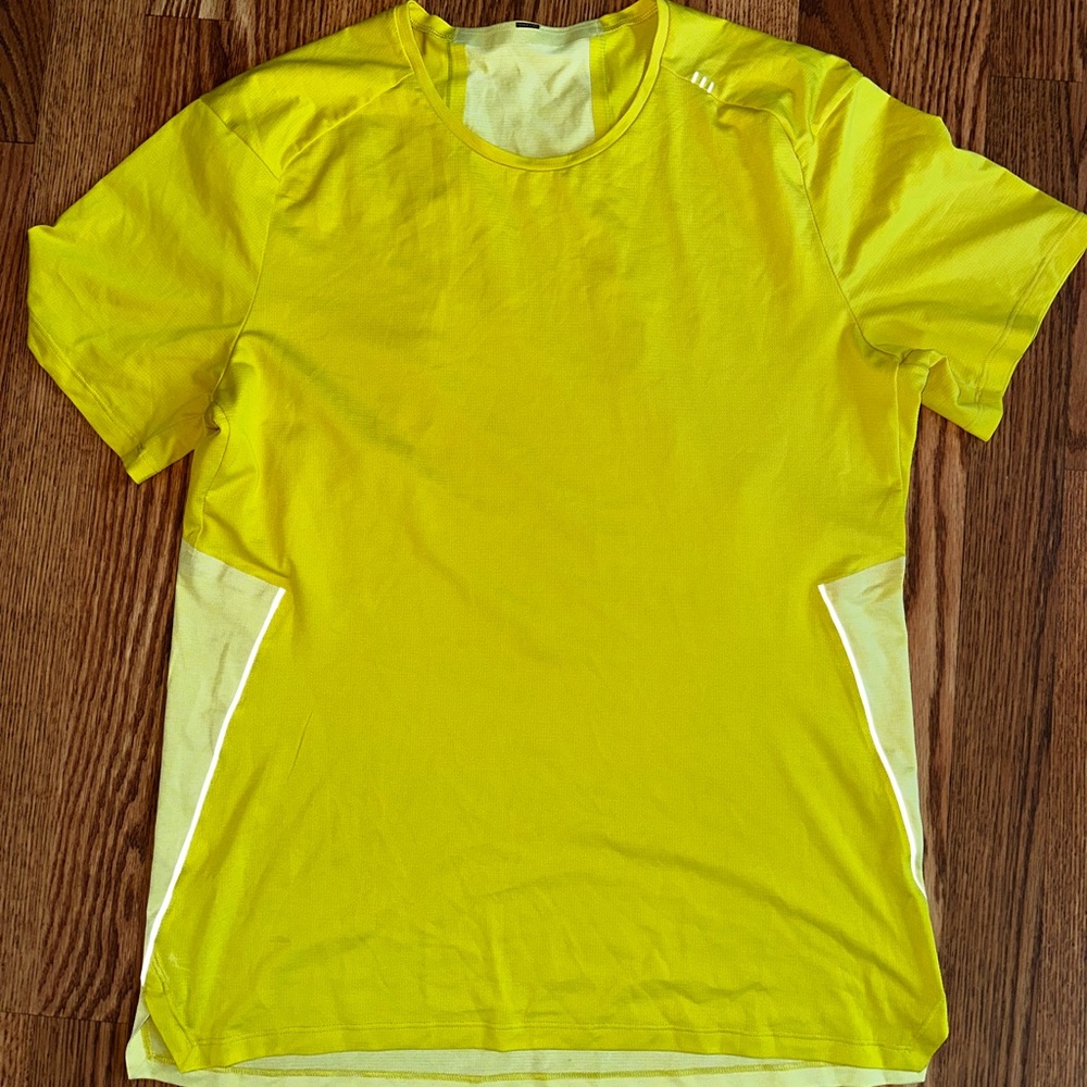 LuluLemon Athletics Large Yellow Mens Running Workout Shirt Fitted